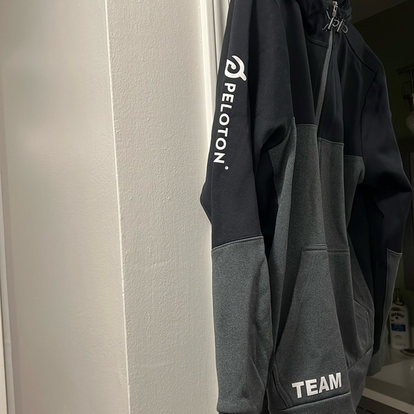 Peloton Team Jacket hooded, size Medium - Picture 3 of 3